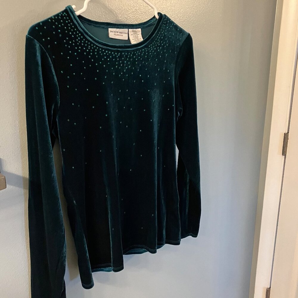 NWOT Jaclyn Smith Classic Forest Green Shiny Velvety feel Beaded Top Small